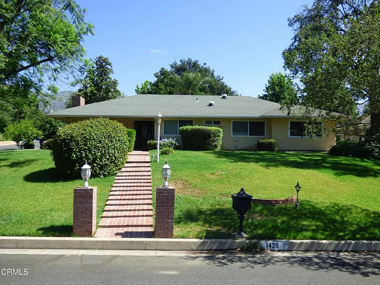 1429 Descanso Dr — Photo 2