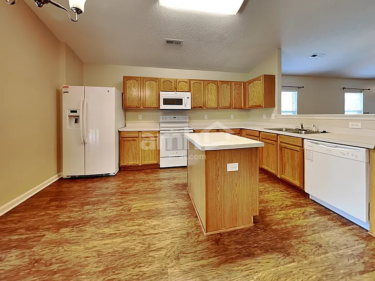 108 Elbow Cir — Photo 3