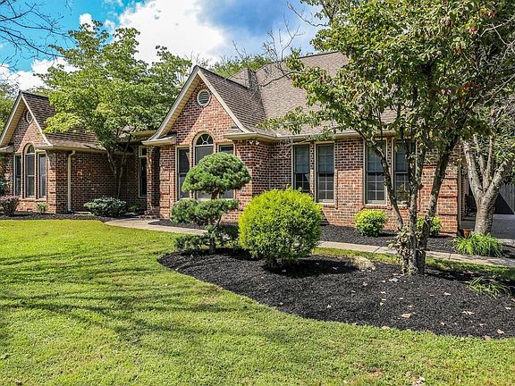 2nd image of 2911 Regenwood Dr