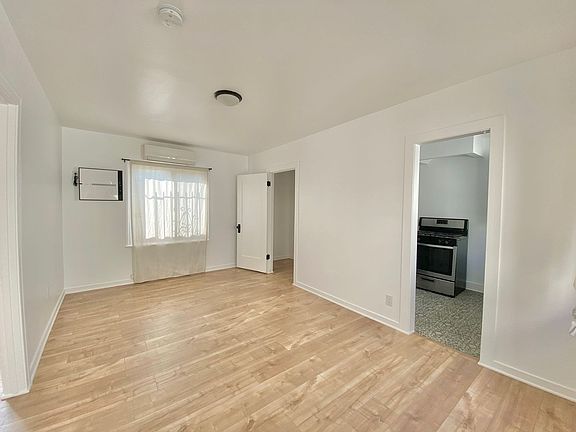 2nd image of 1512 N Glendale Blvd #694157708