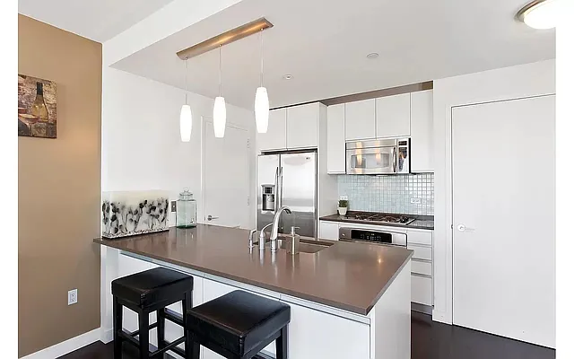 Rented by Douglas Elliman | media 14