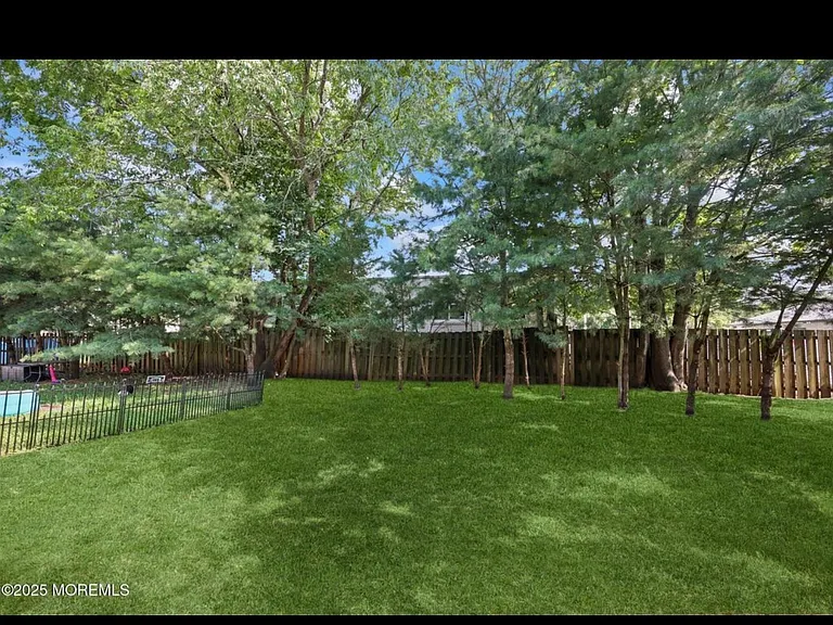 100 Pine St #9 — Photo 39