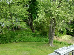 18 Vineyard Rd, Branford, CT 06405