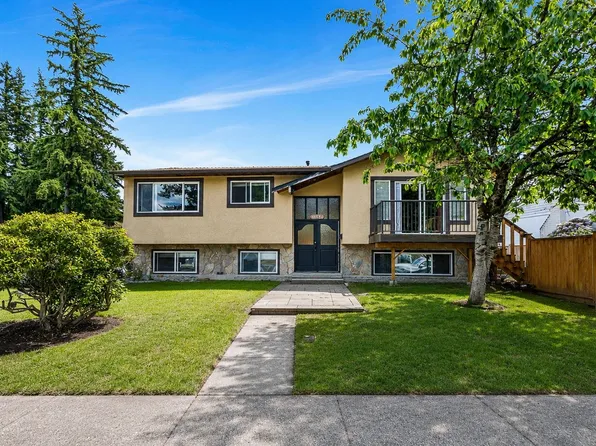 4652 203rd St, Langley, BC V3A 5J5