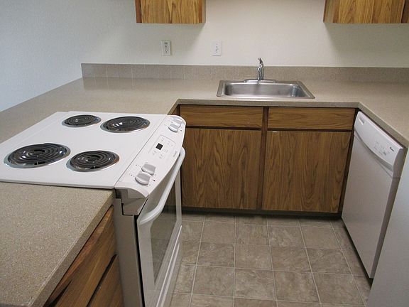 Kitchen includes Dishwasher & Disposal