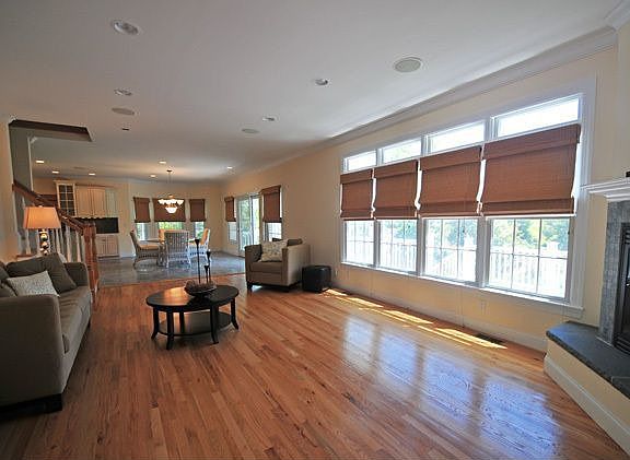 Open Floor Plan Gas FP