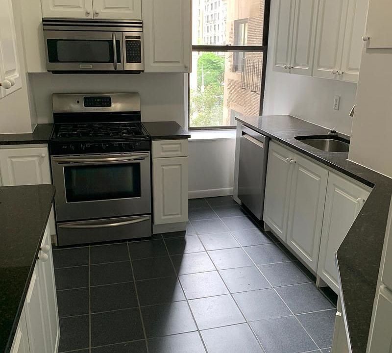 1st image of 220 W 98th St APT 3b