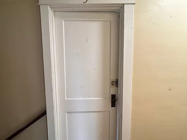 605 Gill Ave — Photo 1