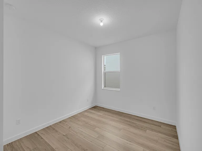 3501 Harborside Ave — Photo 12
