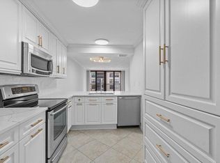 8 Royal Palm Way #2060, Boca Raton, FL 33432