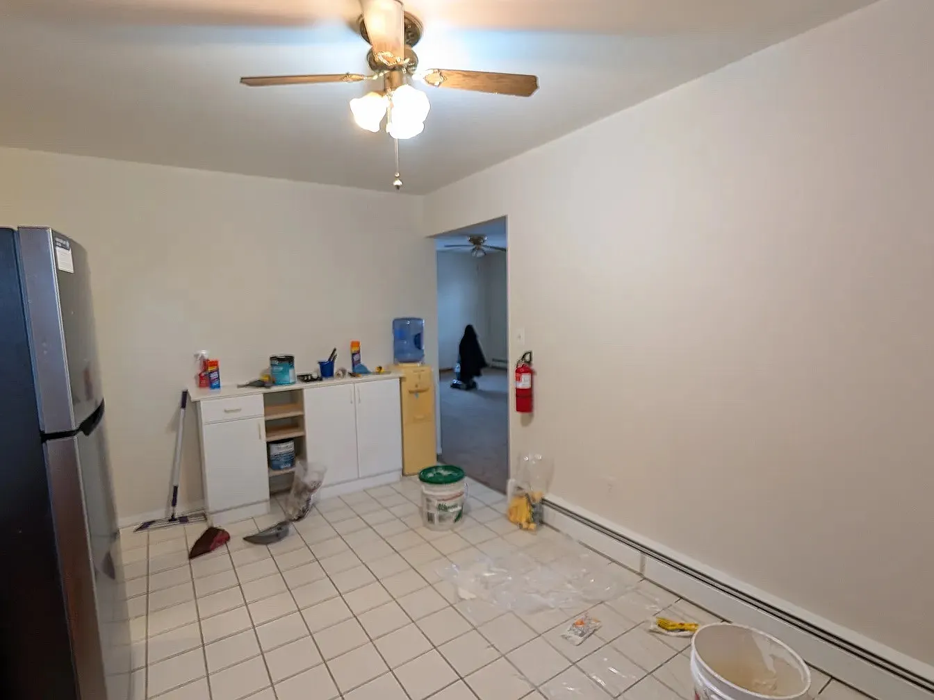 3 bed, 1180 sqft, $2,300 — Photo 2