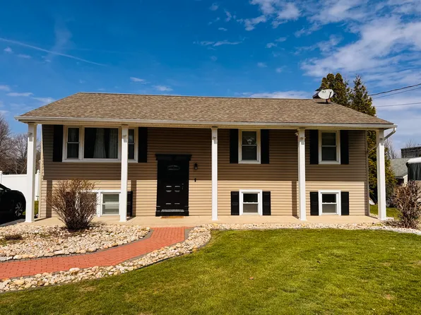 2 Evergreen Ln, Mechanicsburg, PA 17050