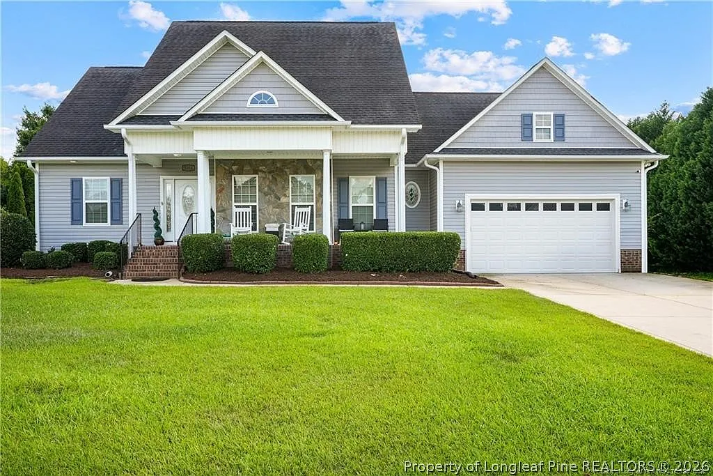3 bed, 2.0 bath, 2265 sqft, $2,400 — Photo 3