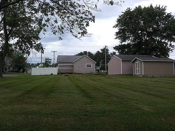 On 1/3 acre, its own block!
