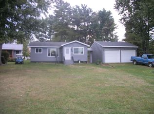 493 Peninsula Dr, Columbiaville, MI 48421
