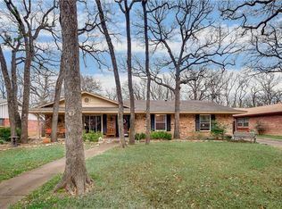 3016 Woodford Dr, Arlington, TX 76013