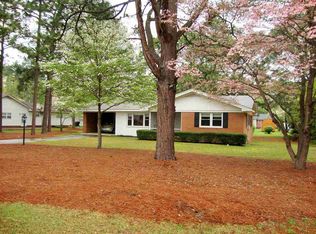 1603 Crest Dr, Aberdeen, NC 28315