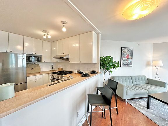 3rd image of 4567 Hazel St #902