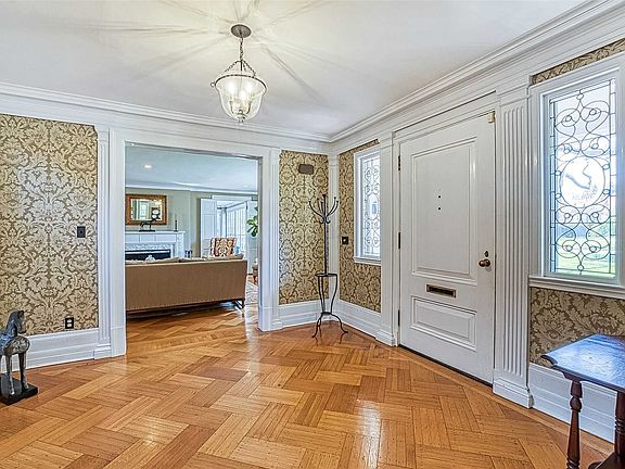 3rd image of 407 Stewart Ave