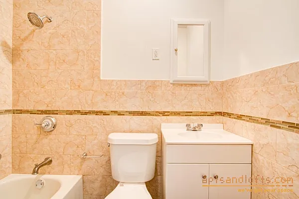 Rented by aptsandlofts.com | media 29