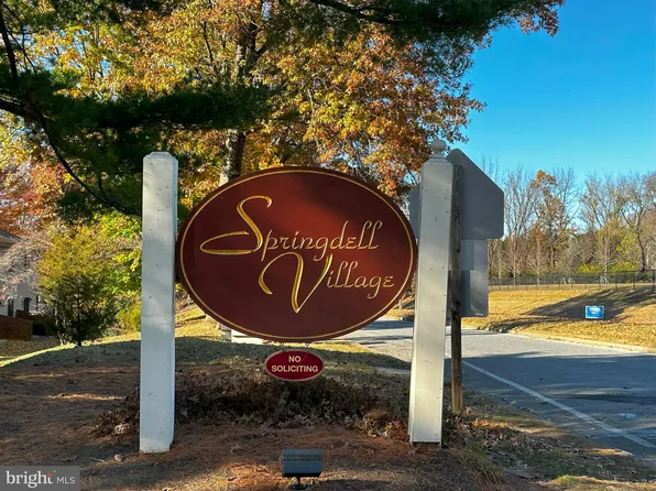 302 Hanover Ct, Chesterbrook, PA 19087