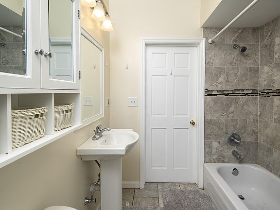 4th image of 136 9th St #14699636