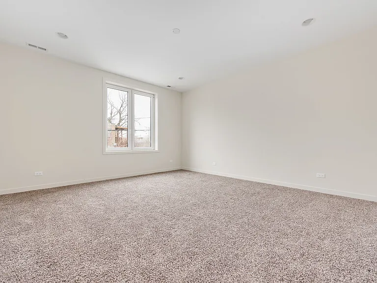 2824 W Van Buren St #302 — Photo 18