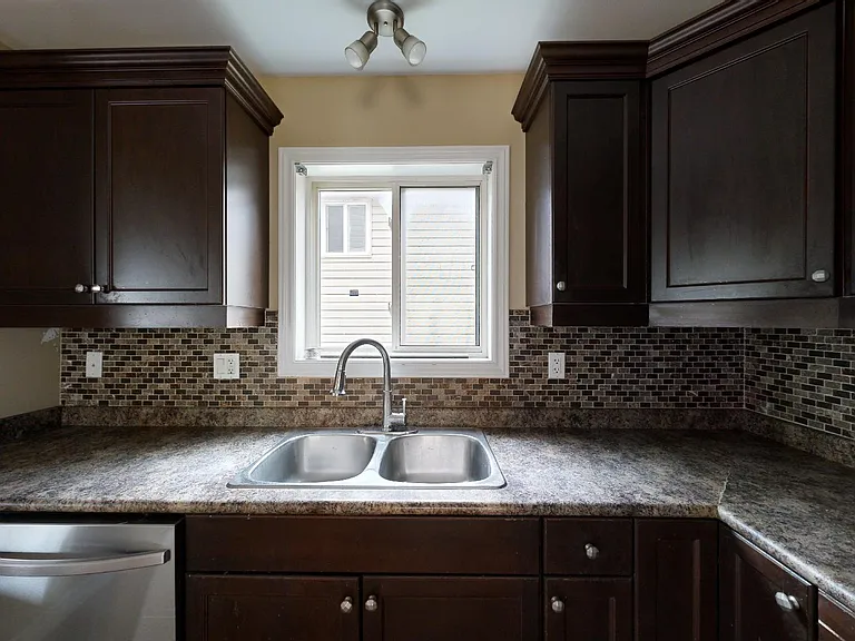 961 Blythwood Rd — Photo 14