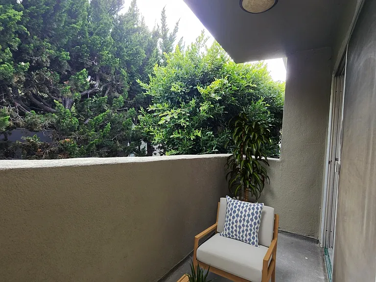 11838 Goshen Ave #7 — Photo 4