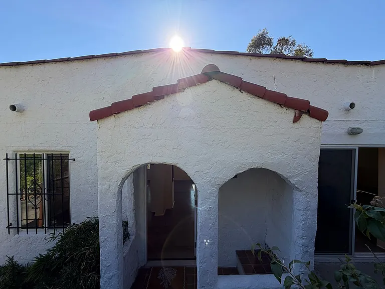 345 Crane Blvd — Photo 4