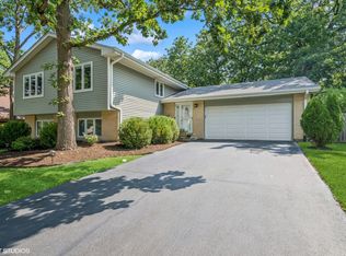 364 Kim Trl, Lake Zurich, IL 60047