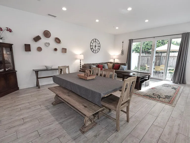 253 Dahlia Ave — Photo 5