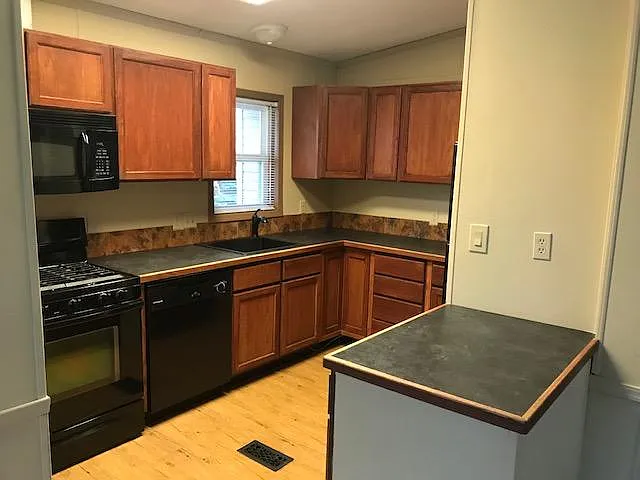 3 bed, 1560 sqft, $1,400 — Photo 4