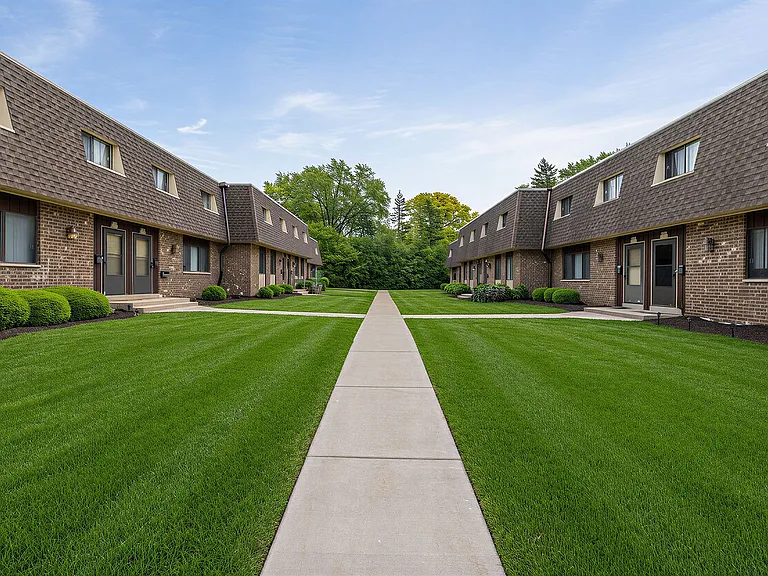 Stone Point Apartments Exterior