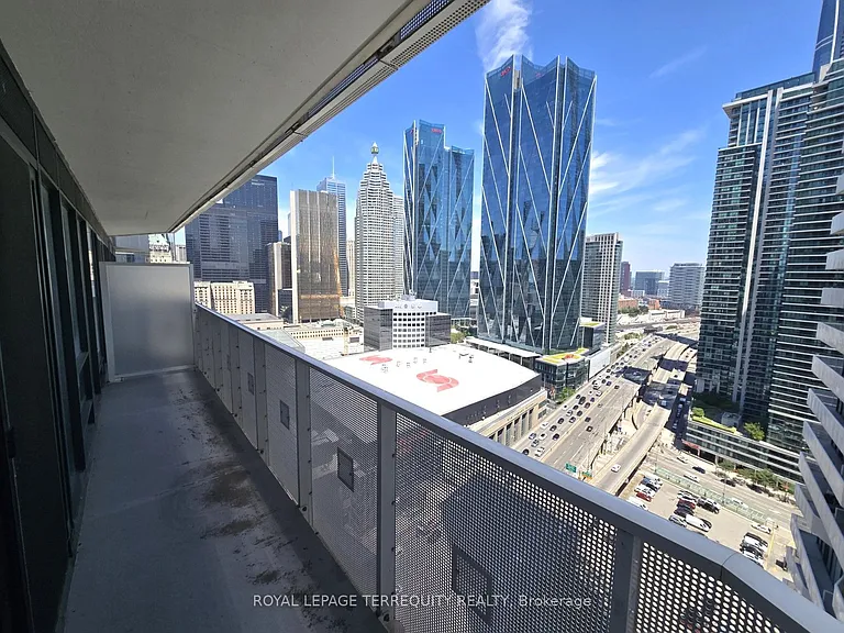 100 Harbour St #2606 — Photo 10
