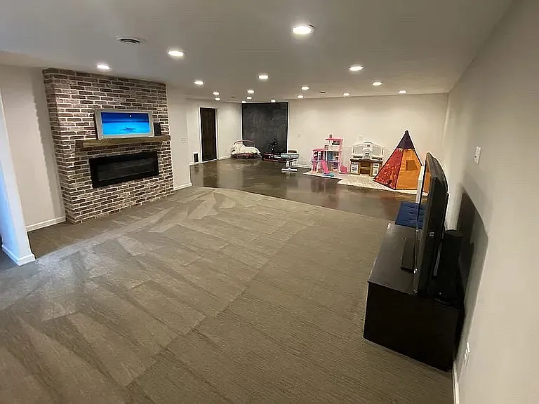 210 E Juniper Ave — Photo 19