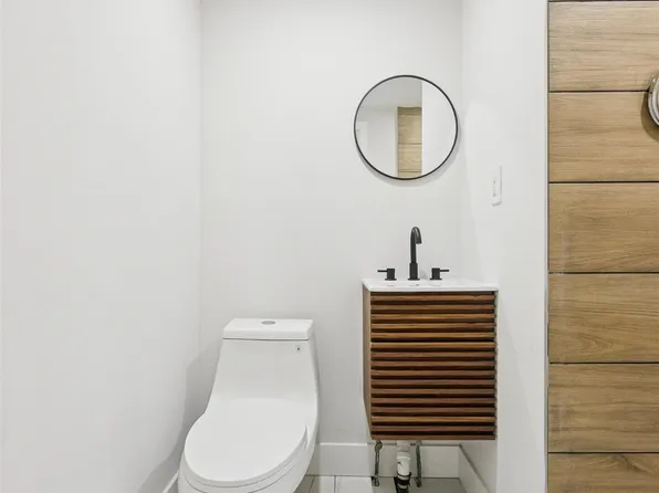 4522 Baker St APT 3, Philadelphia, PA 19127