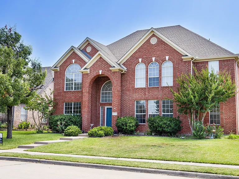3808 Hunters Trl — Photo 2