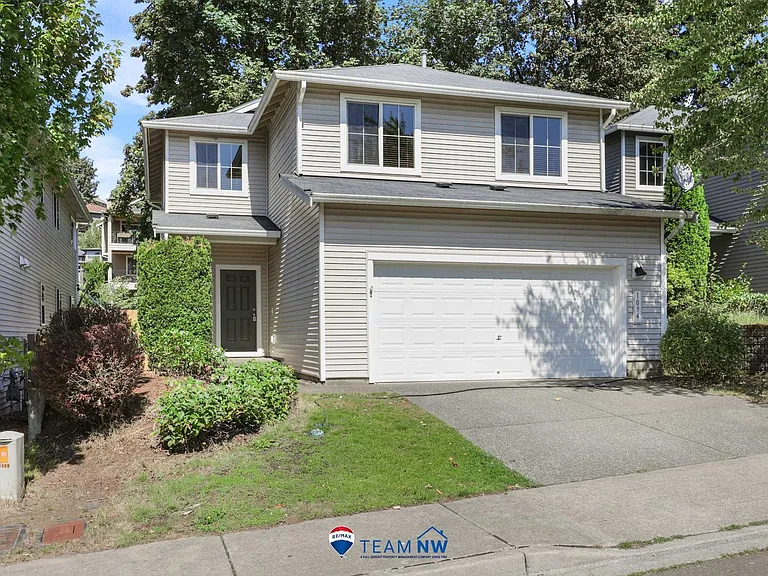 1094 Ebbets Dr SW — Photo 1