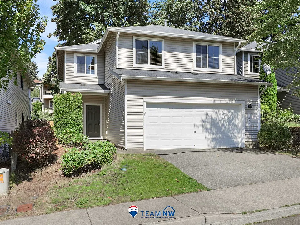 1094 Ebbets Dr SW