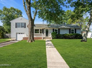 299 Lillian Ln, Toms River, NJ 08755