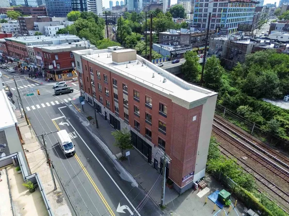 845 Newark Avenue image 29 of 38