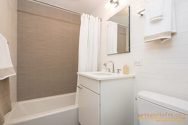 Rented by aptsandlofts.com | media 33