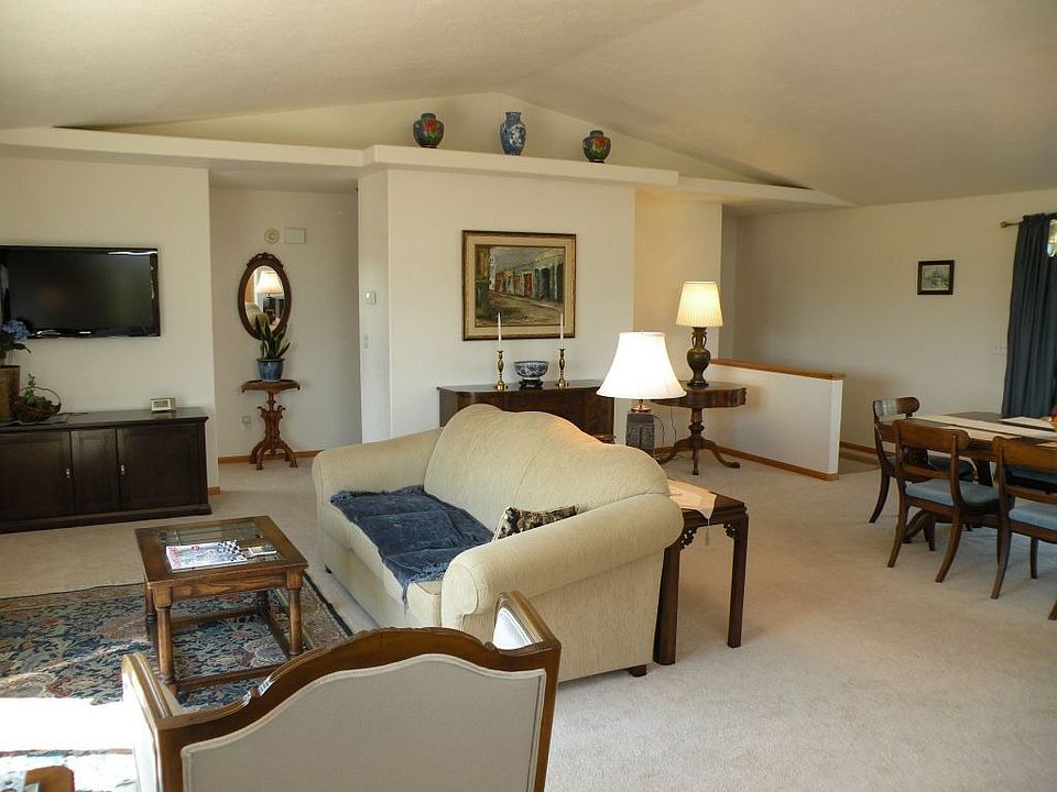 1st image of 376 Linda Vista Ln
