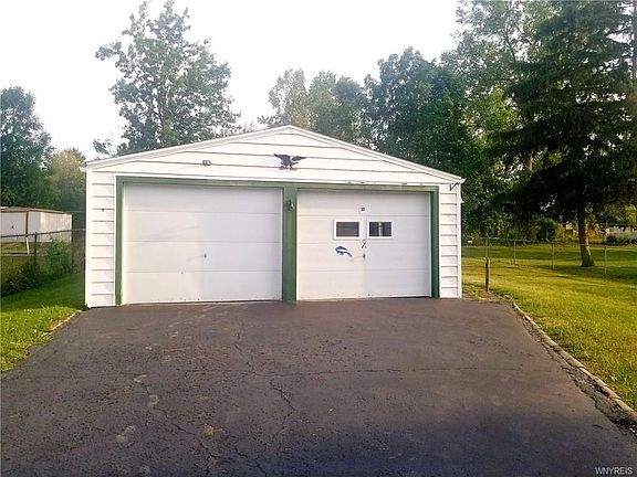 3rd image of 67 Burmon Dr