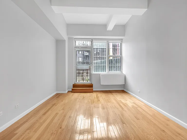80 Elizabeth St #2B — Photo 7