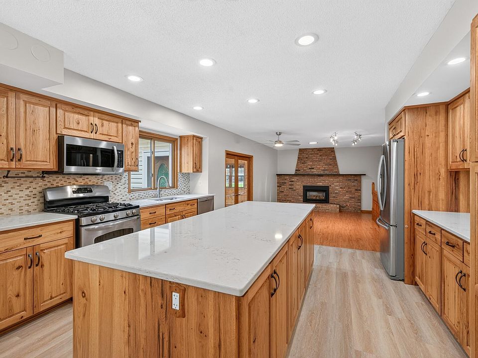 1st image of 7910 W Park Hills Dr