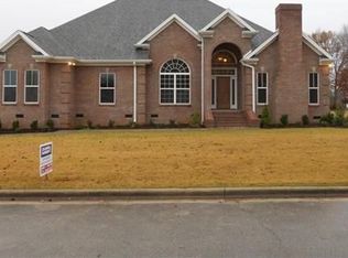 217 Brooke Dr, Muscle Shoals, AL 35661