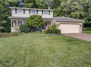 5700 Rousseau Dr, Parma, OH 44129