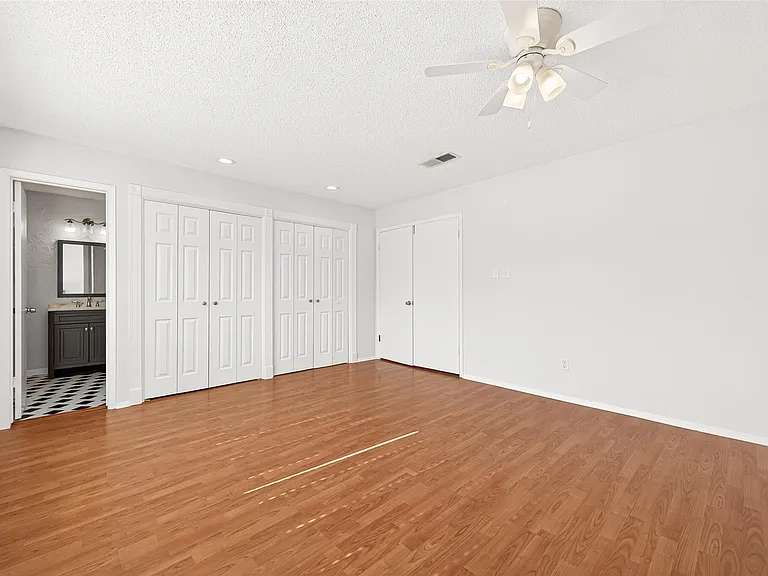 11677 Village Place Dr — Photo 28
